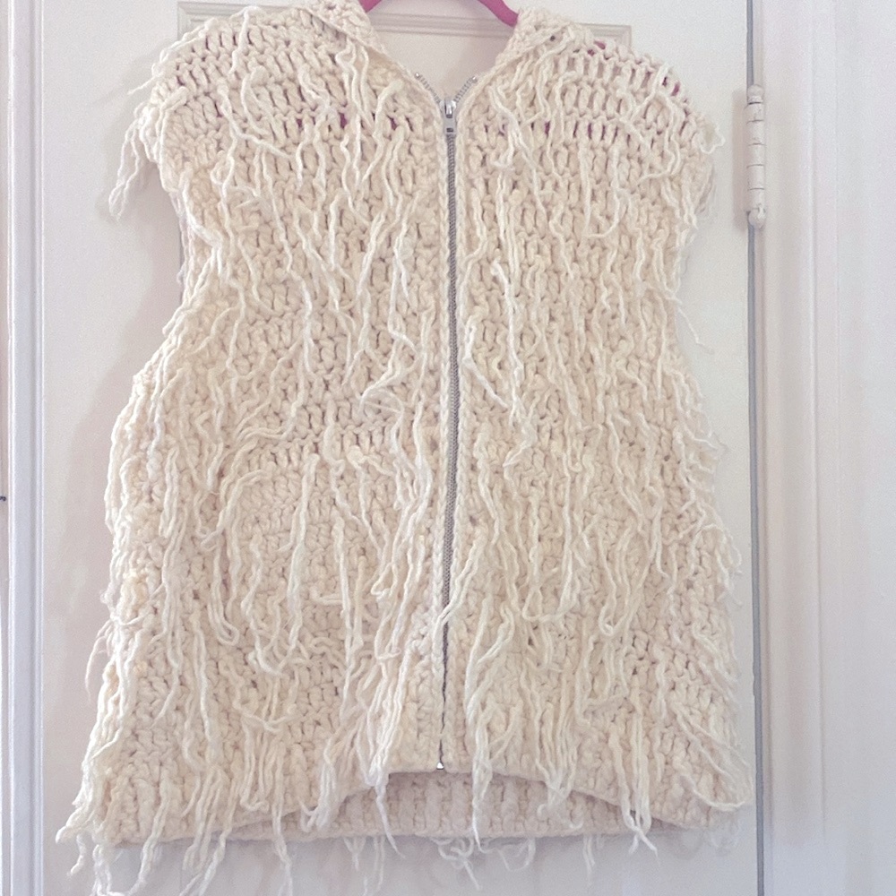 🌹Anthropologie Ecote NWOT Size M Crochet Front Zipper/Pockets Hoddie Vest!